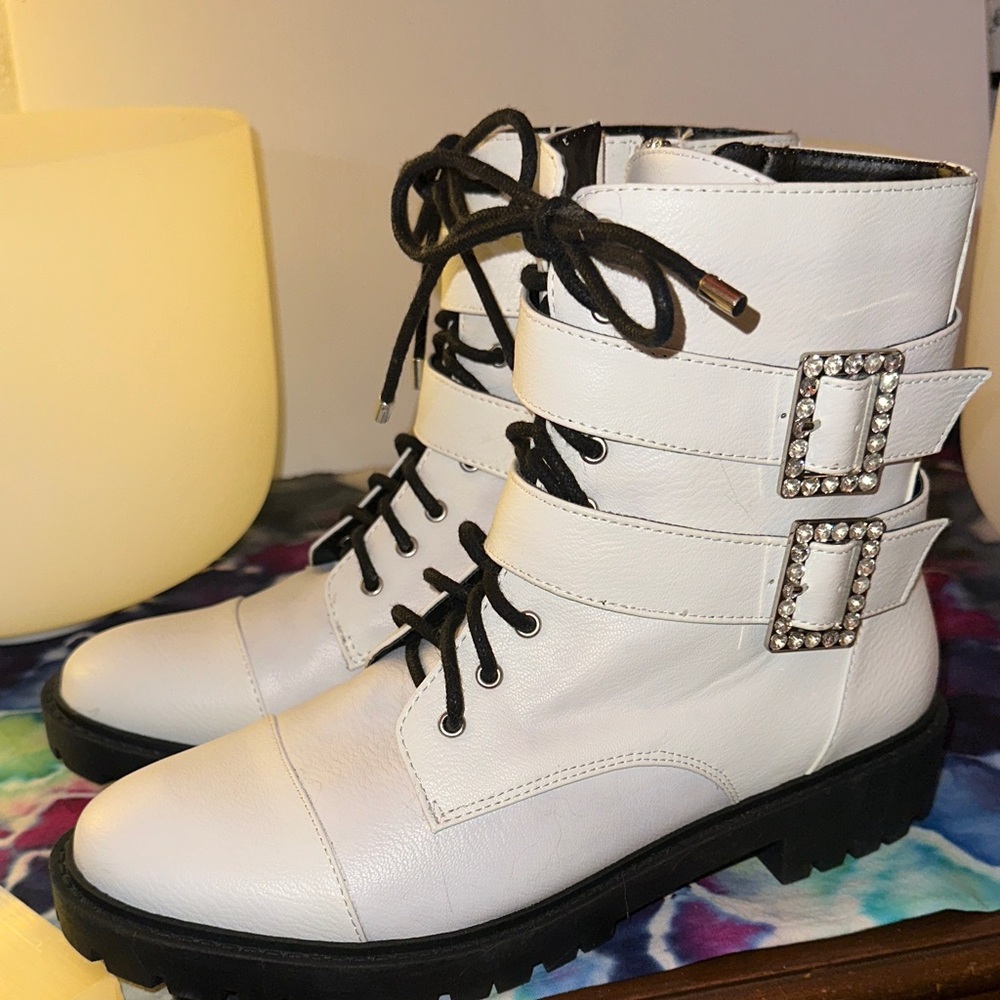 Jessica Simpson 9W white sequins combat boots